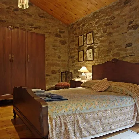 Casa De Arias